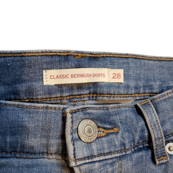 Levis Stretch Bermuda Shorts Size 28 - Picture 2 of 8